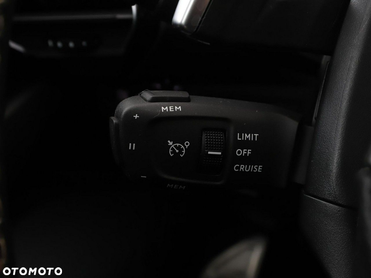 DS Automobiles DS 7 Crossback 1.6 PureTech Performance Line + - 33