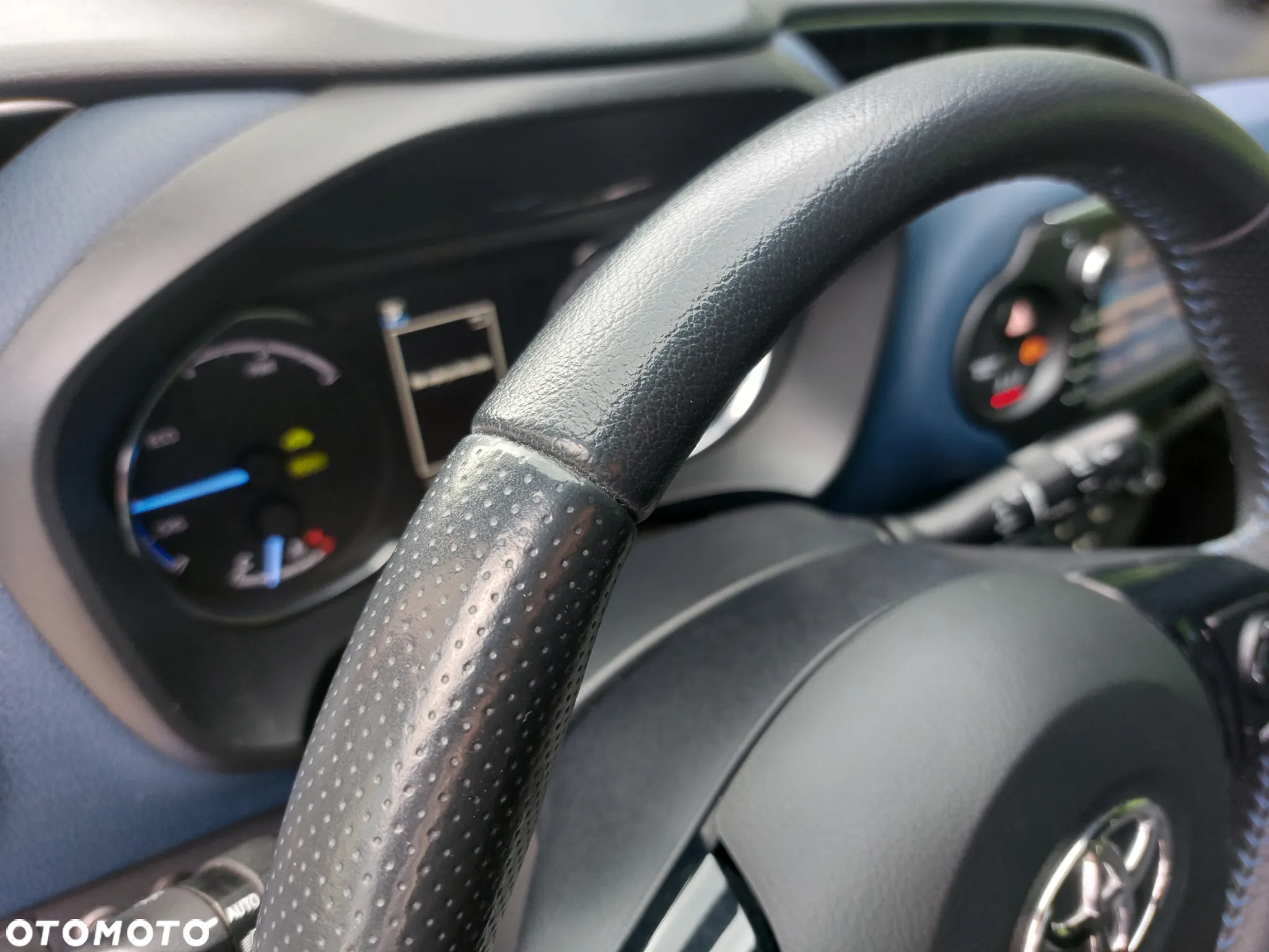 Toyota Yaris Hybrid 100 Selection - 15