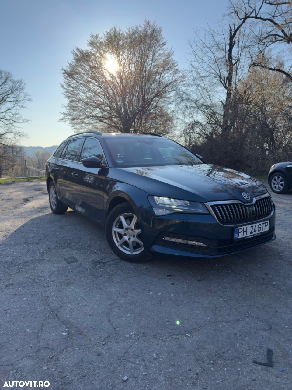 Skoda Superb Combi 2.0 TDI DSG Ambition - 2