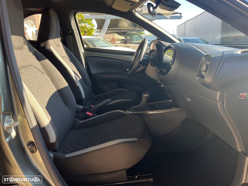 Toyota Aygo X 1.0 Pulse CVT - 52