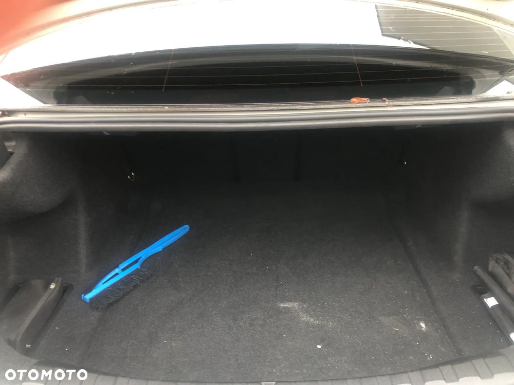 BMW Seria 3 318d Business Edition - 24