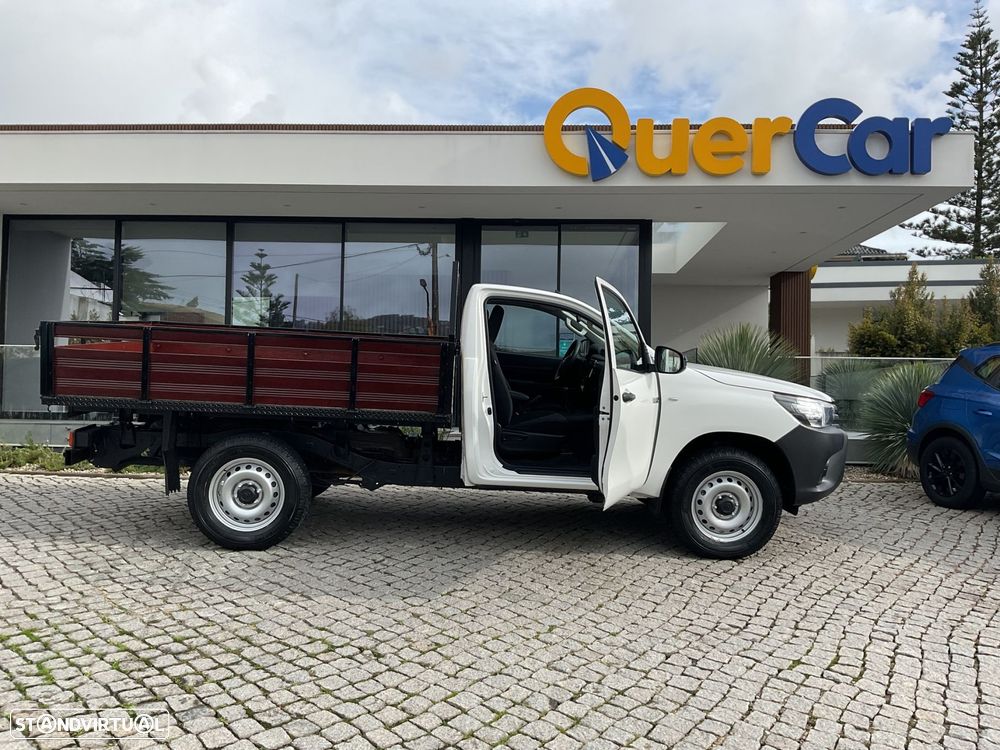 Toyota Hilux 2.4 D-4D CE - 7