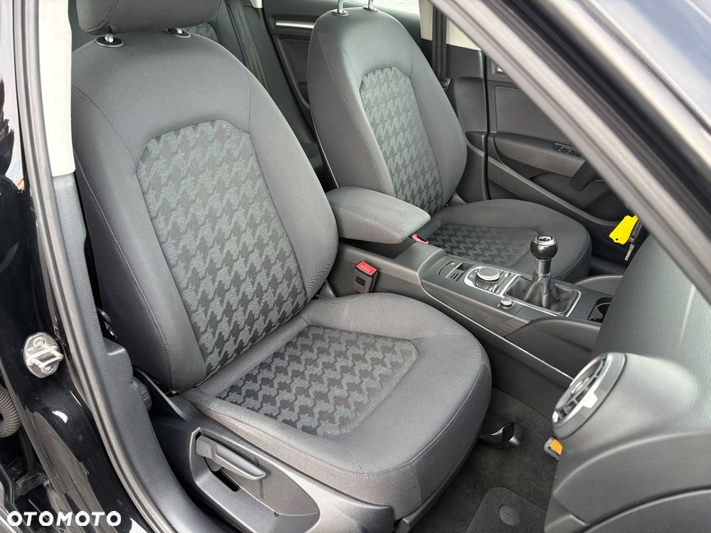 Audi A3 Sportback 1.6 TDI (clean diesel) S line Sportpaket - 30