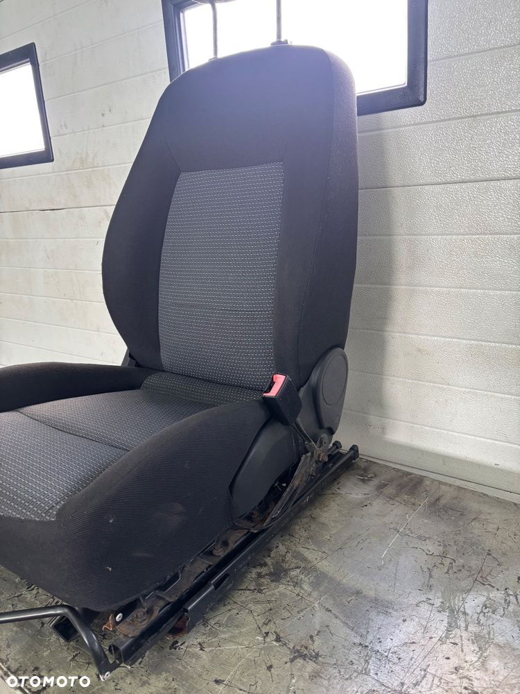 FORD MONDEO MK4 FOTELE PRZEDNIE GRZANE - 11
