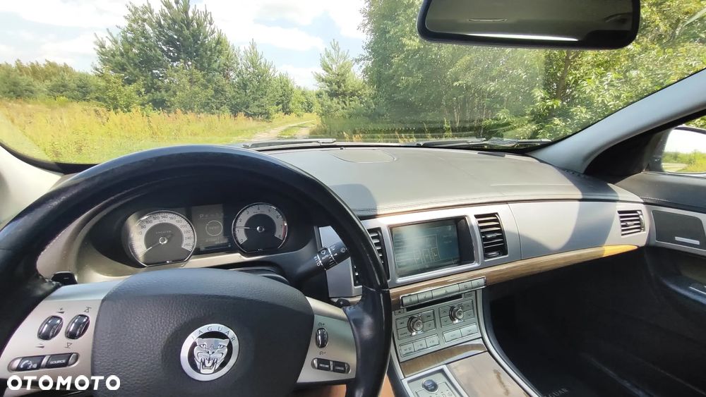 Jaguar XF - 9