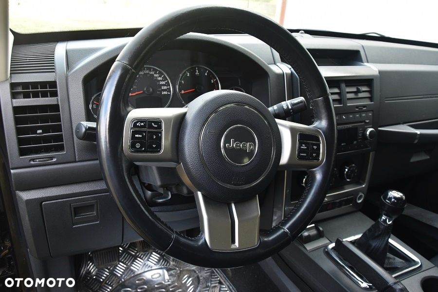 Jeep Cherokee - 10