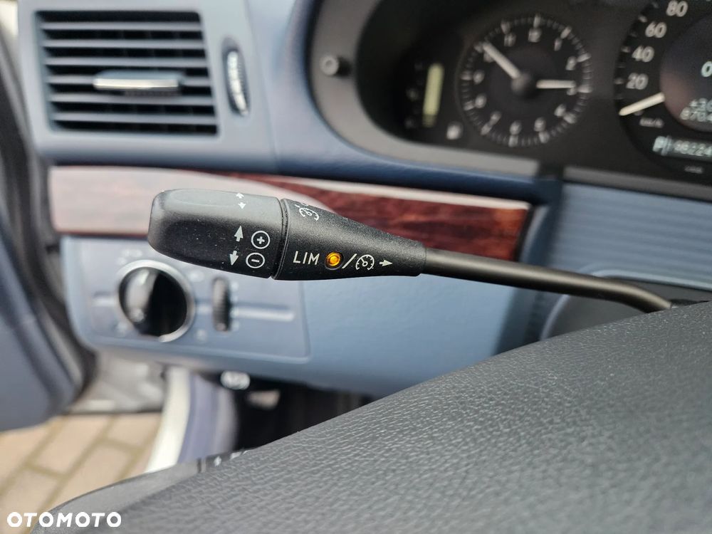 Mercedes-Benz Klasa E 200 Kompressor Automatik Classic - 29