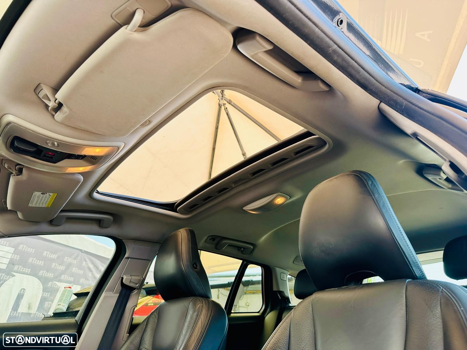 Volvo V60 2.4 D6 Momentum AWD Phev - 16