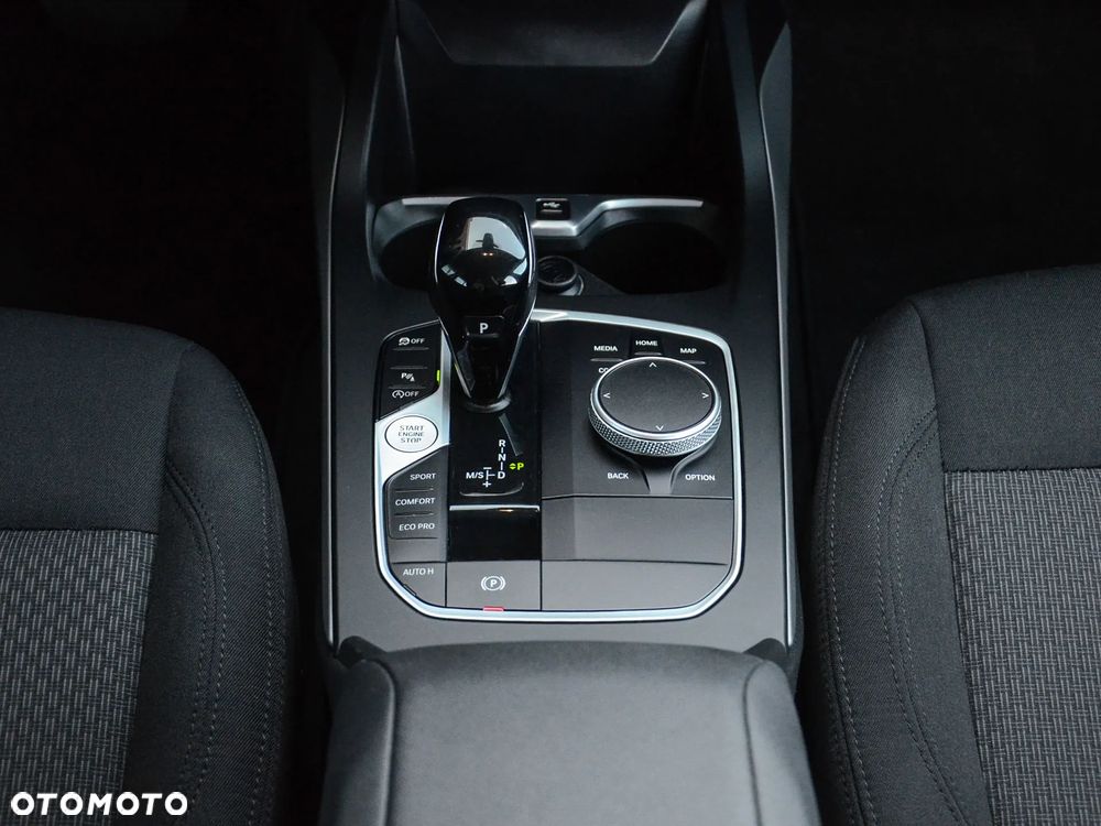 BMW Seria 1 118i Advantage - 30