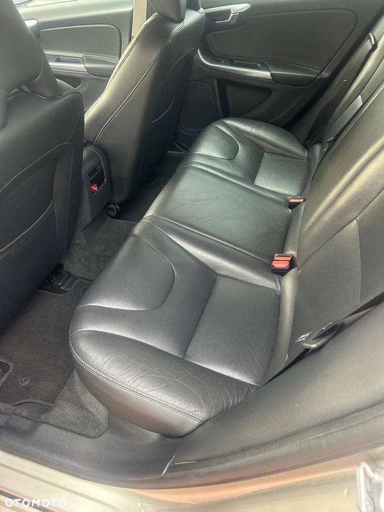 Volvo V60 D3 Momentum - 13