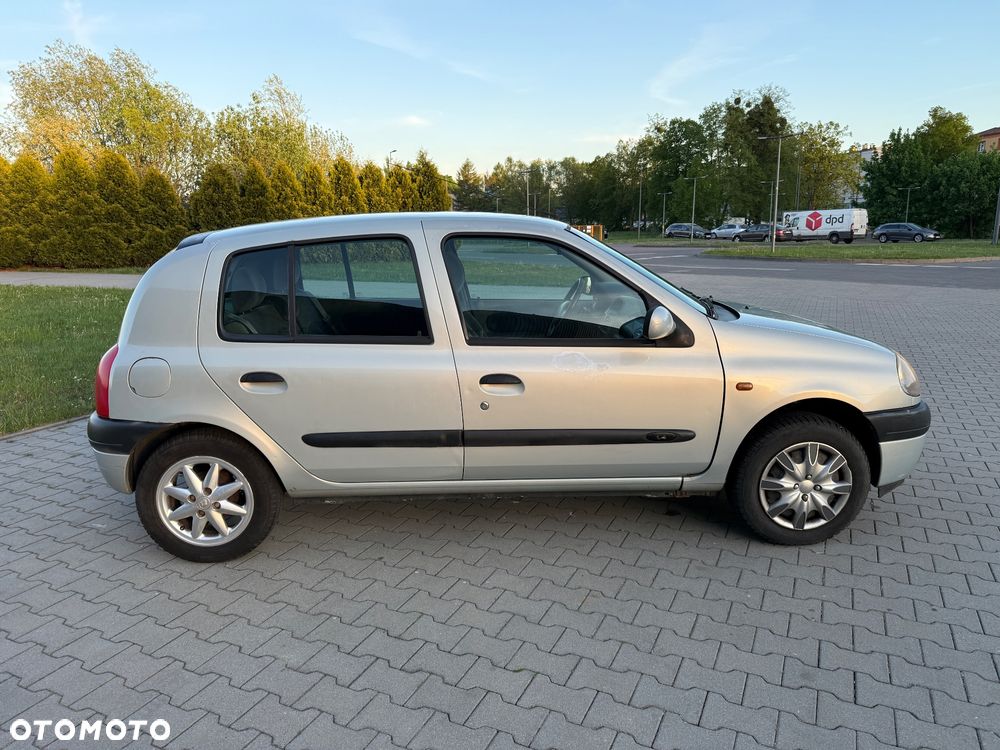 Renault Clio 1.4i RT - 7