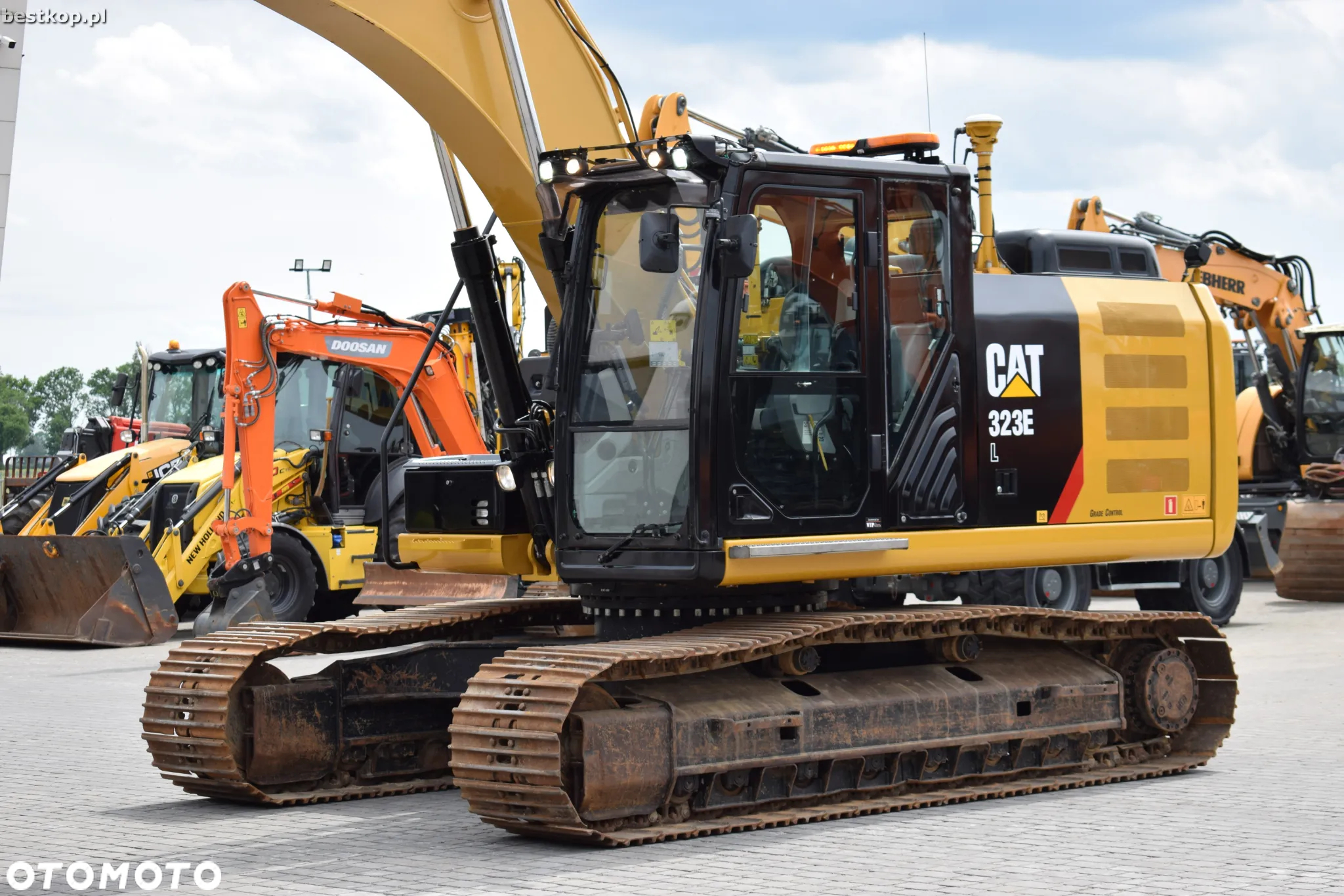 Caterpillar 323EL - 2