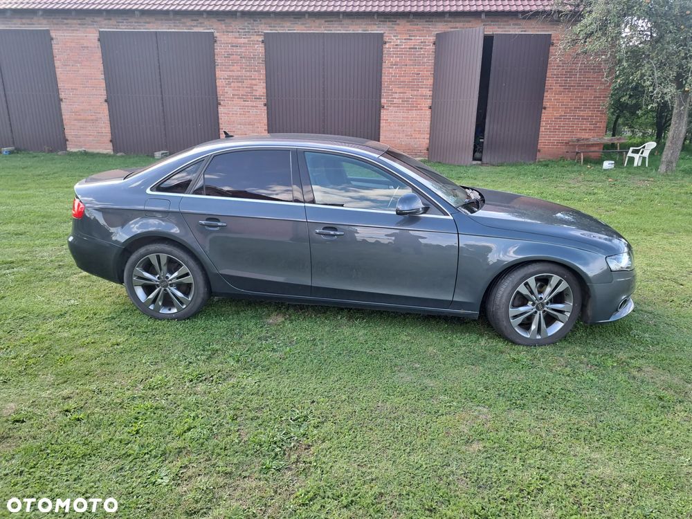 Audi A4 Limousine - 5