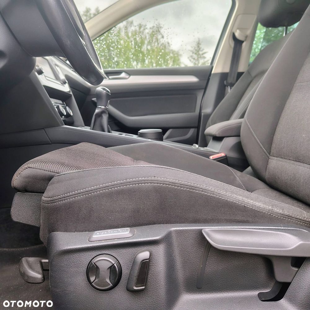 Volkswagen Passat 2.0 TDI BMT Comfortline - 15