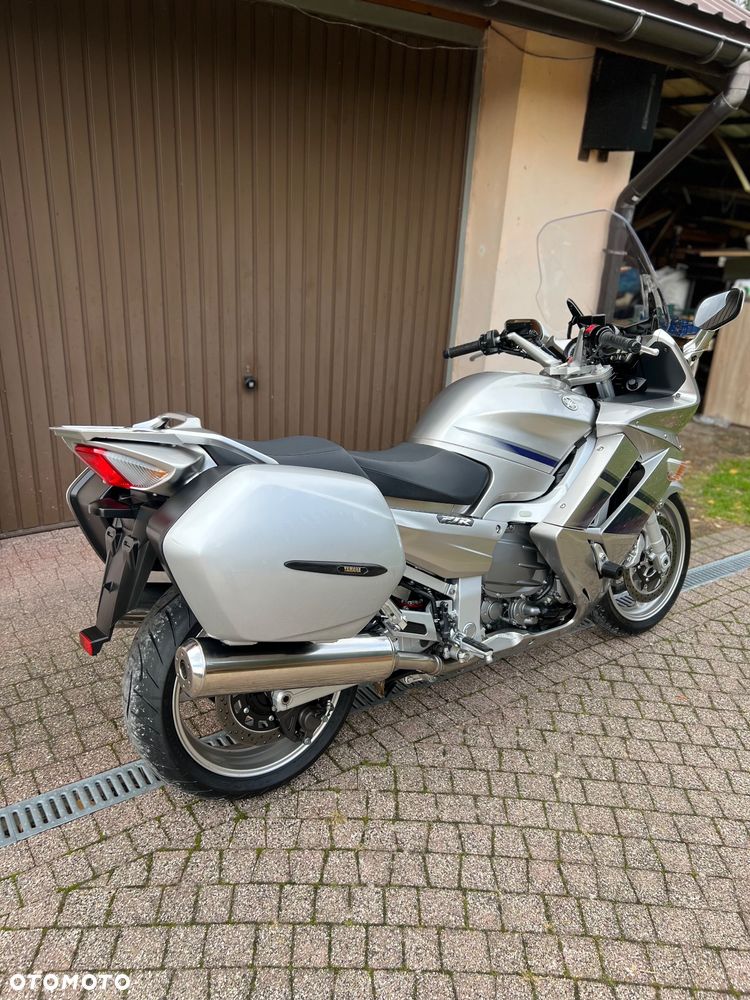 Yamaha FJR - 18