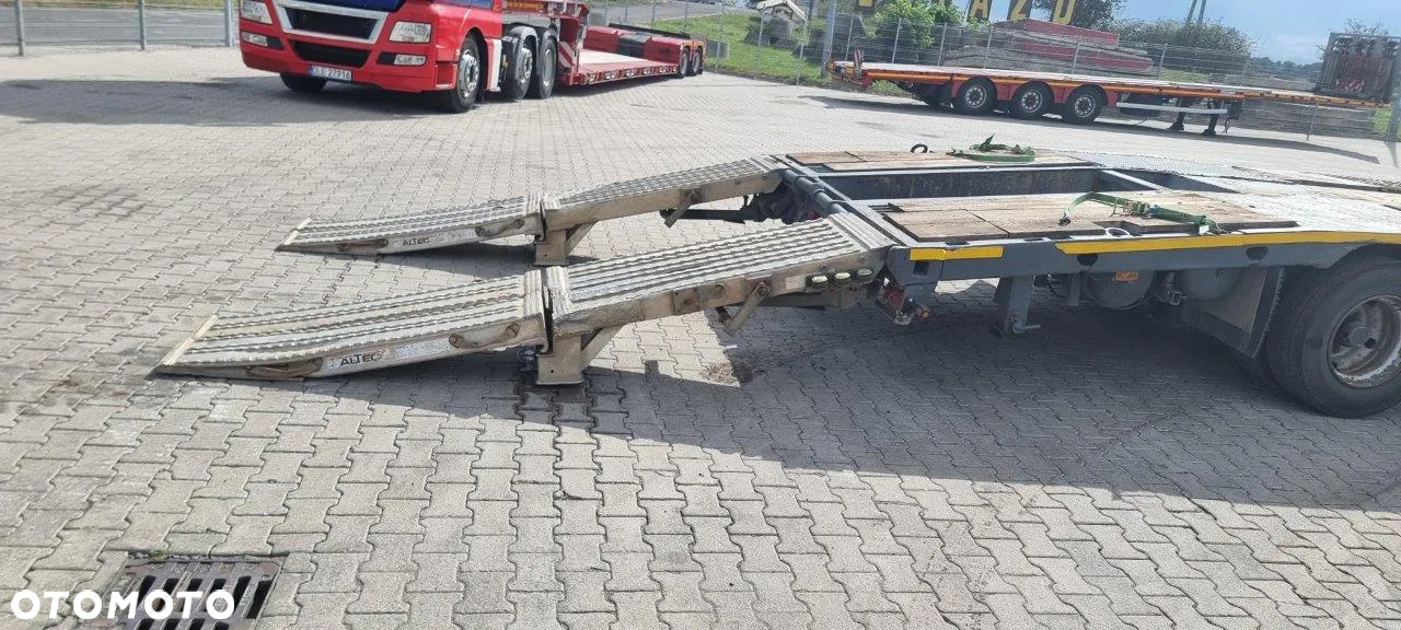 Meusburger Naczepa niskopodwoziowa 3 osiowa Meusburger, zagłębienia, najazdy - 20