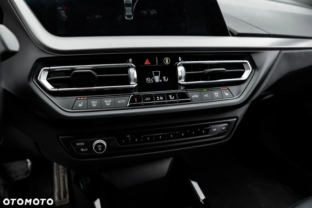 BMW Seria 2 218i - 35