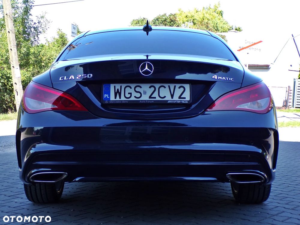 Mercedes-Benz CLA 250 4-Matic AMG Line - 11