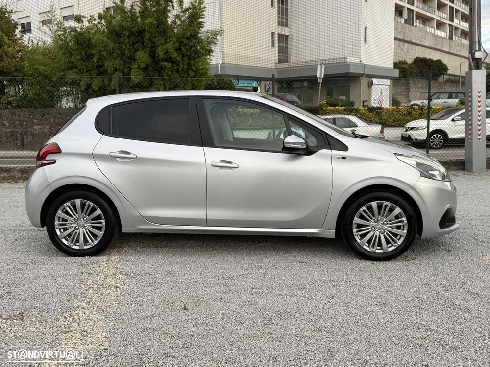 Peugeot 208 1.2 PureTech Style - 9