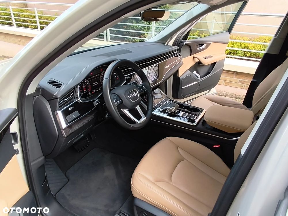 Audi Q7 - 10