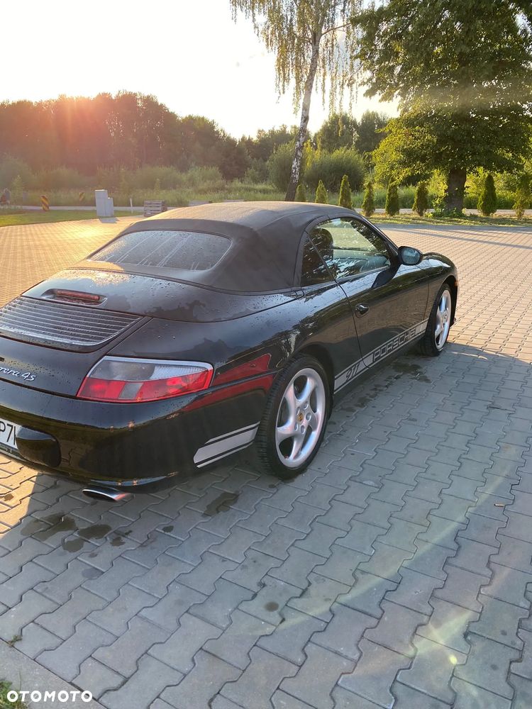 Porsche 911 Carrera 4 Cabrio - 4