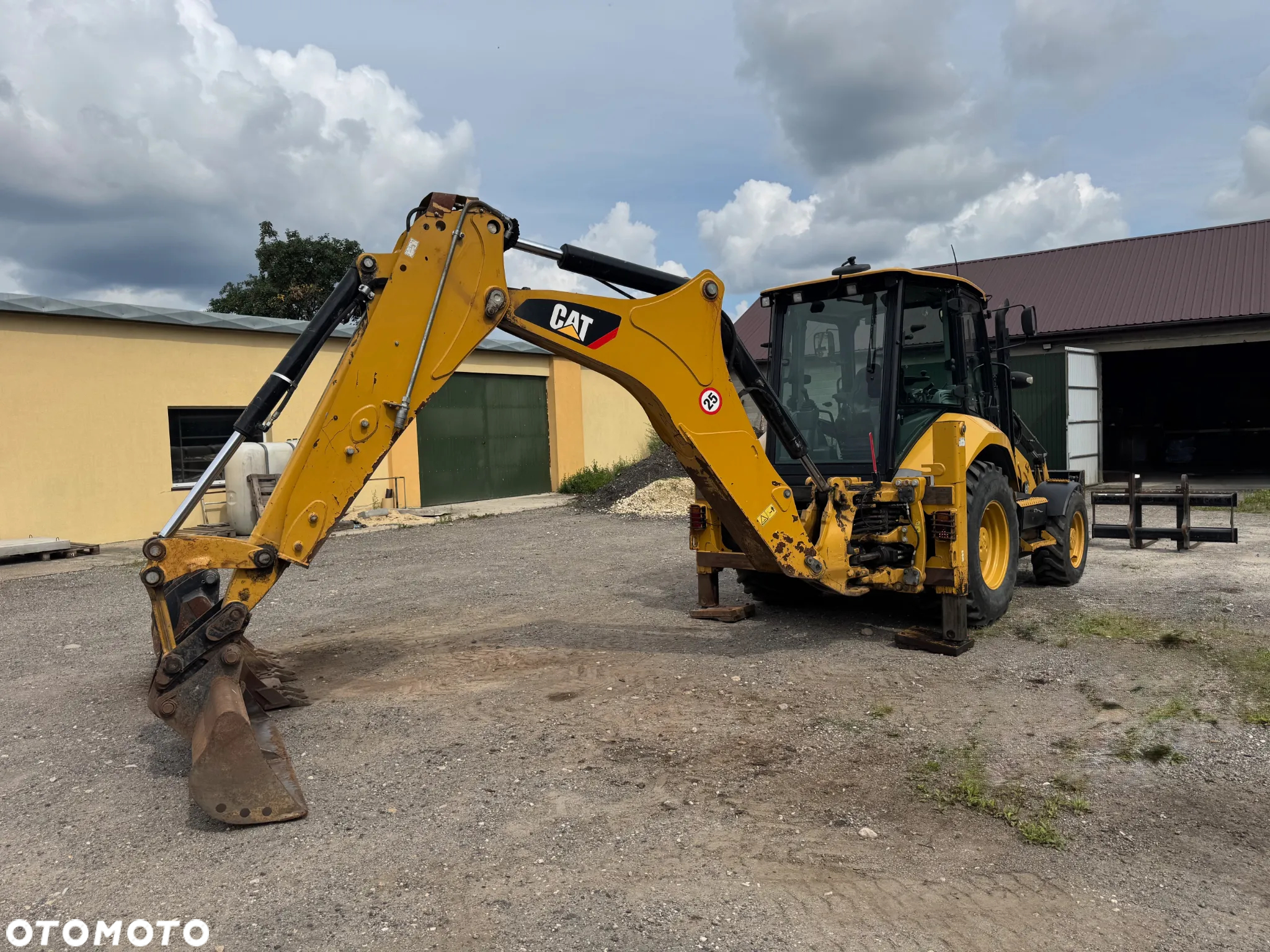 Caterpillar 432F2 - 4