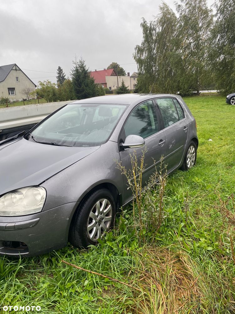 Volkswagen Golf V 1.6 Comfortline - 2
