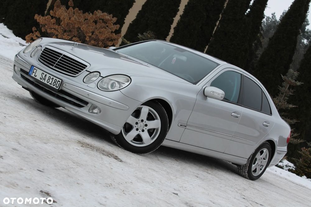 Mercedes-Benz Klasa E 240 4Matic Avantgarde - 5