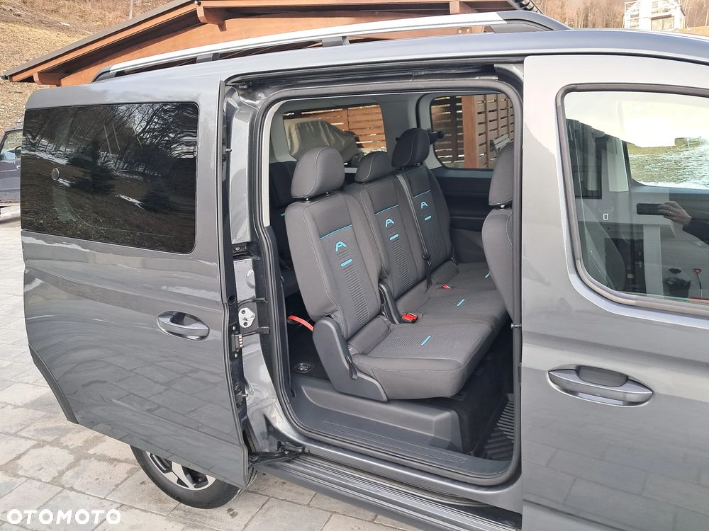 Ford Tourneo Connect Grand - 16