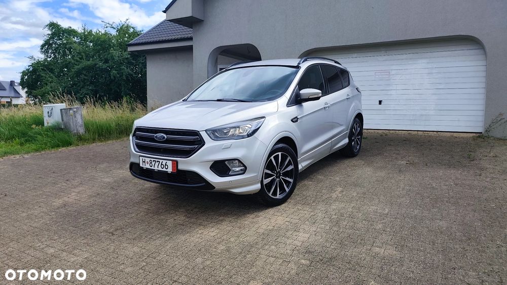 Ford Kuga 1.5 EcoBoost 2x4 ST-Line - 3