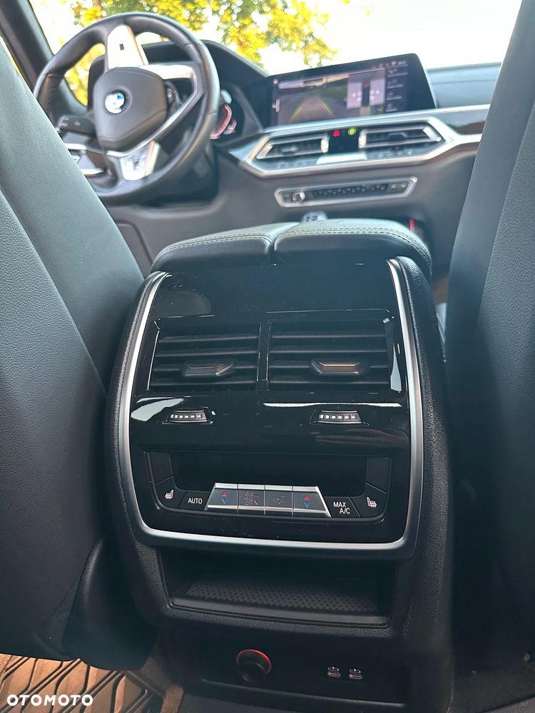 BMW X7 xDrive40i - 26