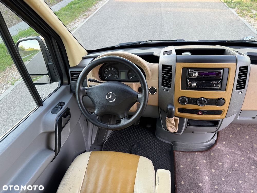 Mercedes-Benz Sprinter - 8