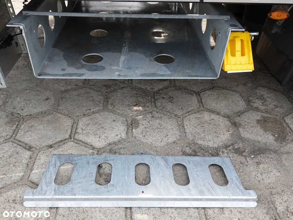 Orthaus Naczepa JUMBO dł. 13.60 m, kontenery 20, 30, 40  Ft ład. 39 T !!! - 37