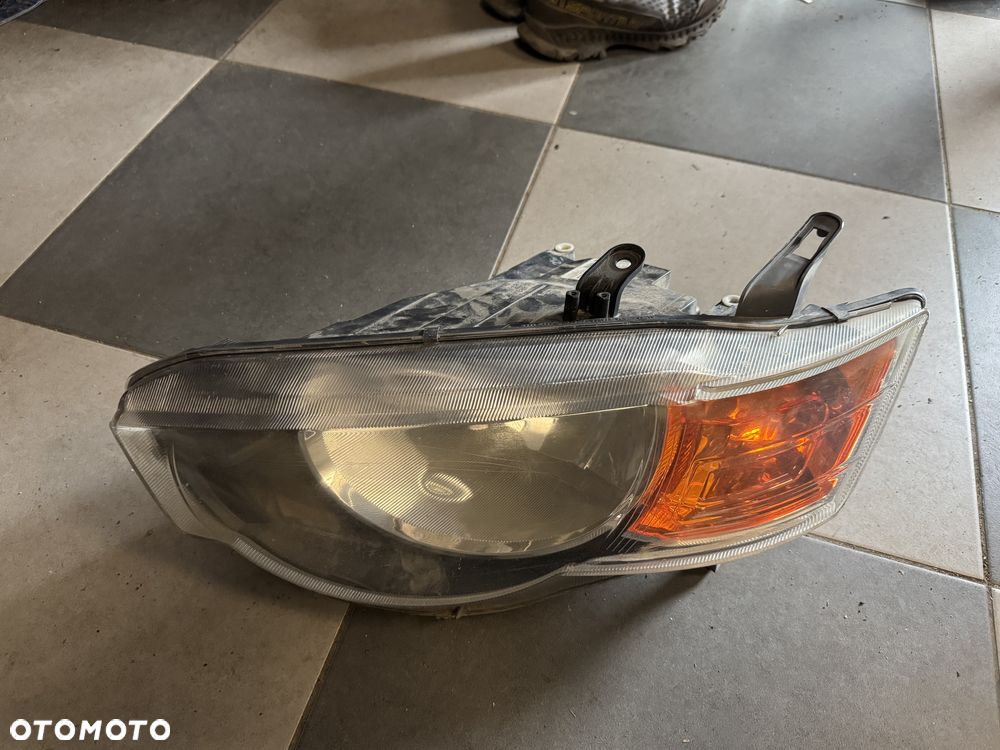 MITSUBISHI COLT VI 08-12 LIFT LAMPA LAWA PRZÓD EU - 1