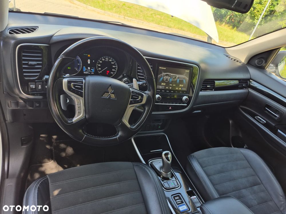 Mitsubishi Outlander - 18