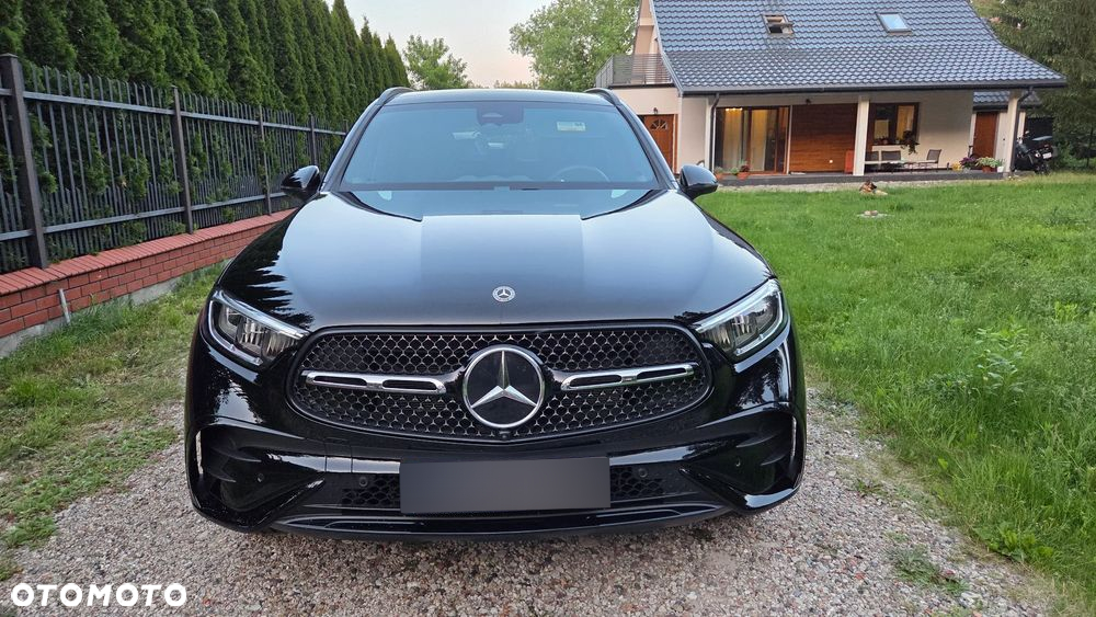 Mercedes-Benz GLC 300 4Matic 9G-TRONIC AMG Line Advanced - 3