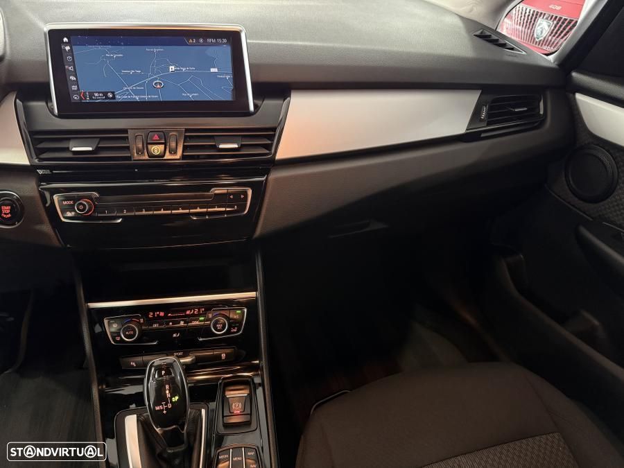 BMW 216 Active Tourer d Line Luxury Auto — fotografia 10