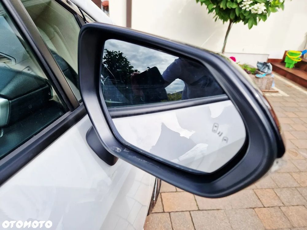 Toyota Corolla 1.8 Hybrid Style - 24