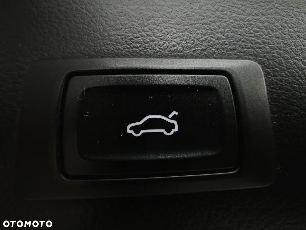 Audi A6 Avant 2.0 TDI ultra S tronic - 33