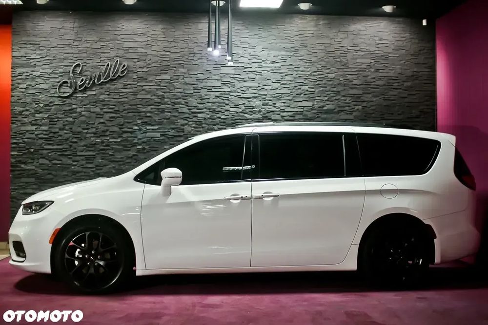 Chrysler Pacifica - 5