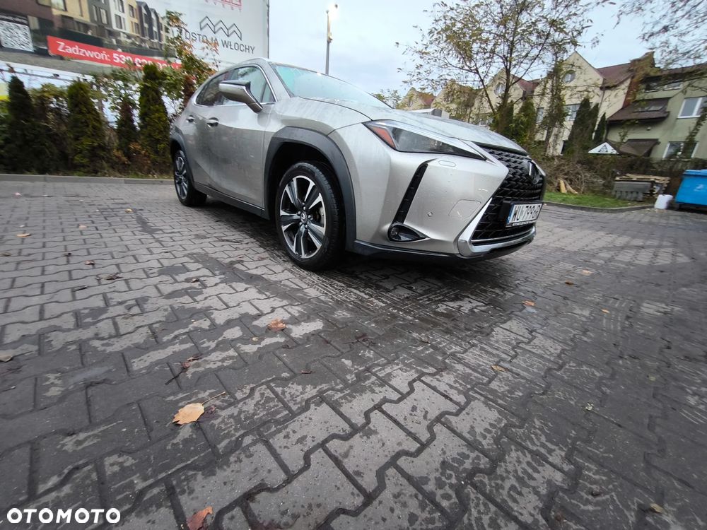 Lexus UX - 5
