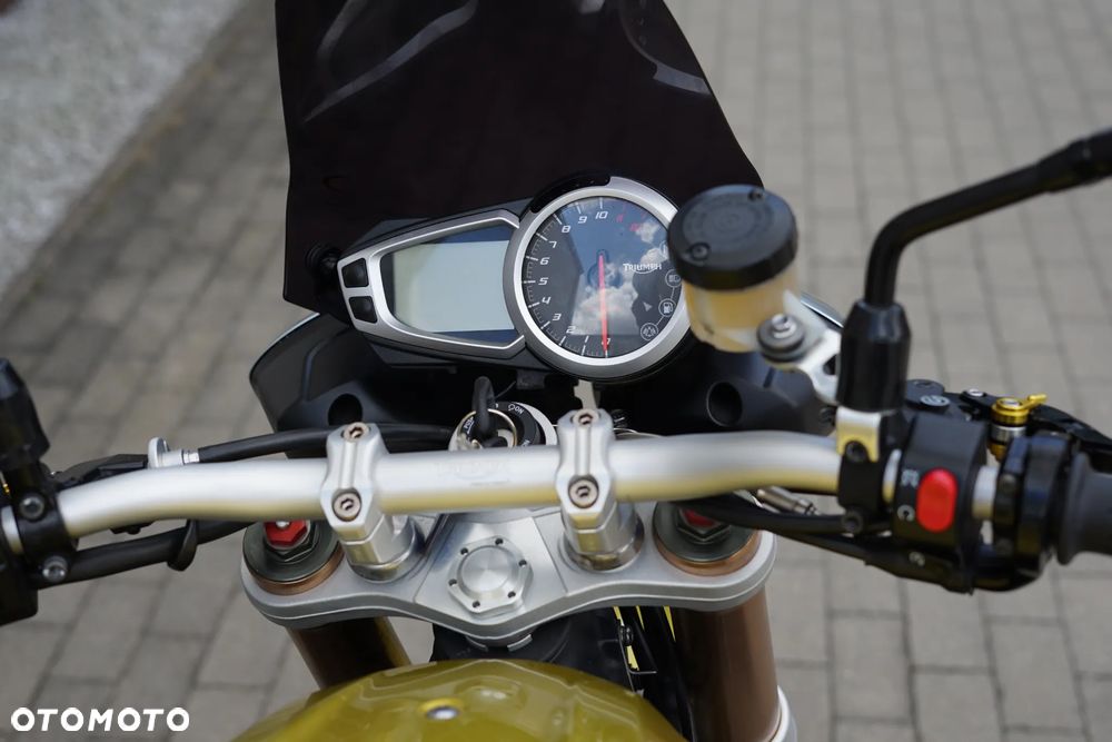 Triumph Speed Triple - 18