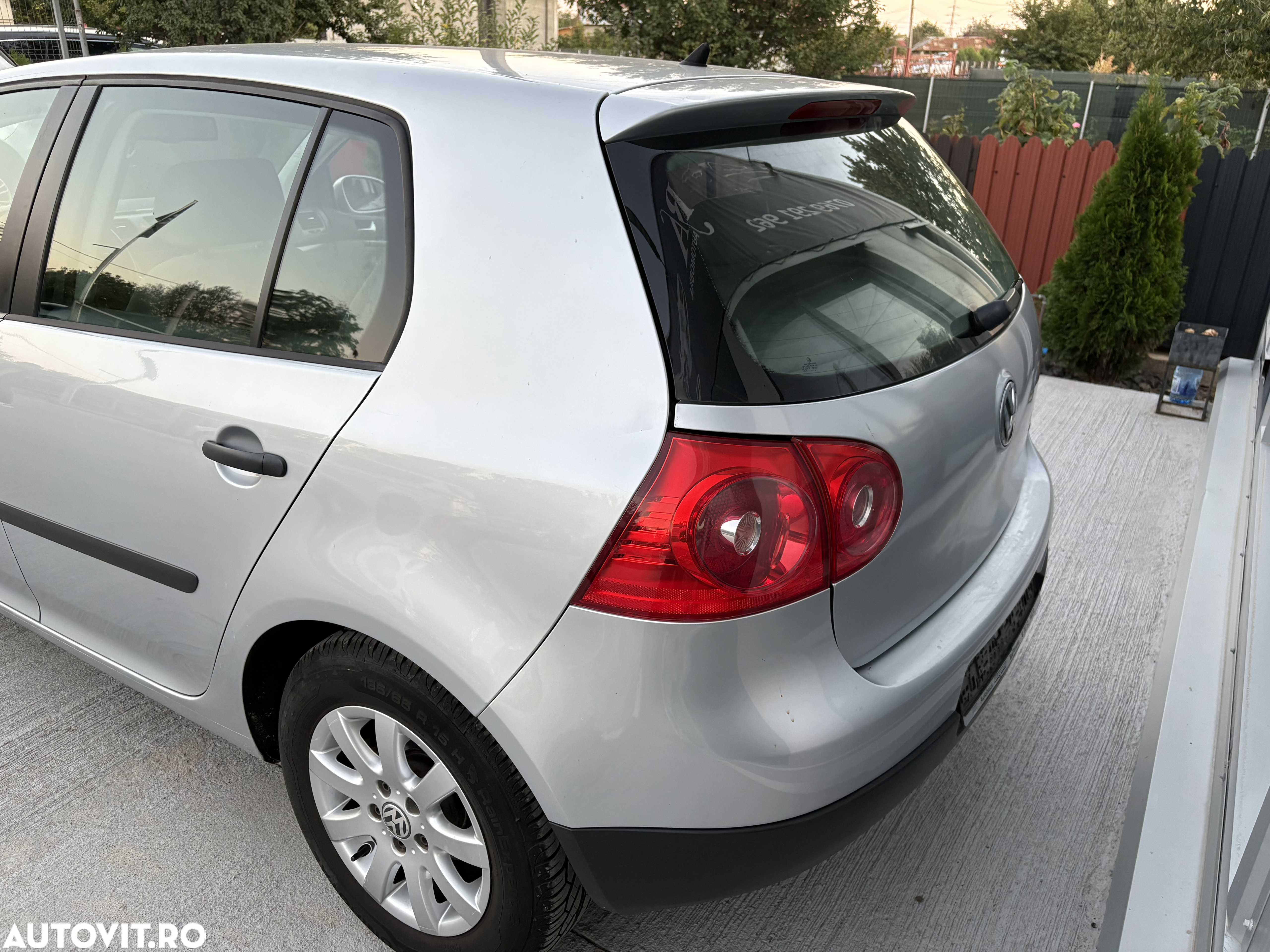 Volkswagen Golf 1.6 Comfortline - 11