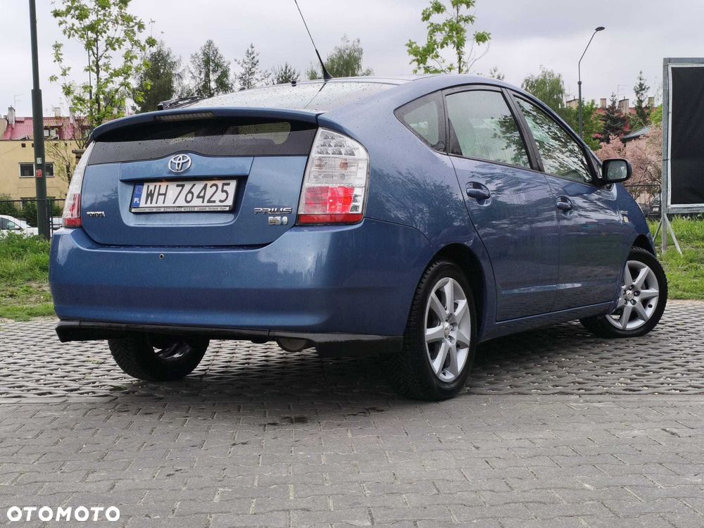 Toyota Prius - 3