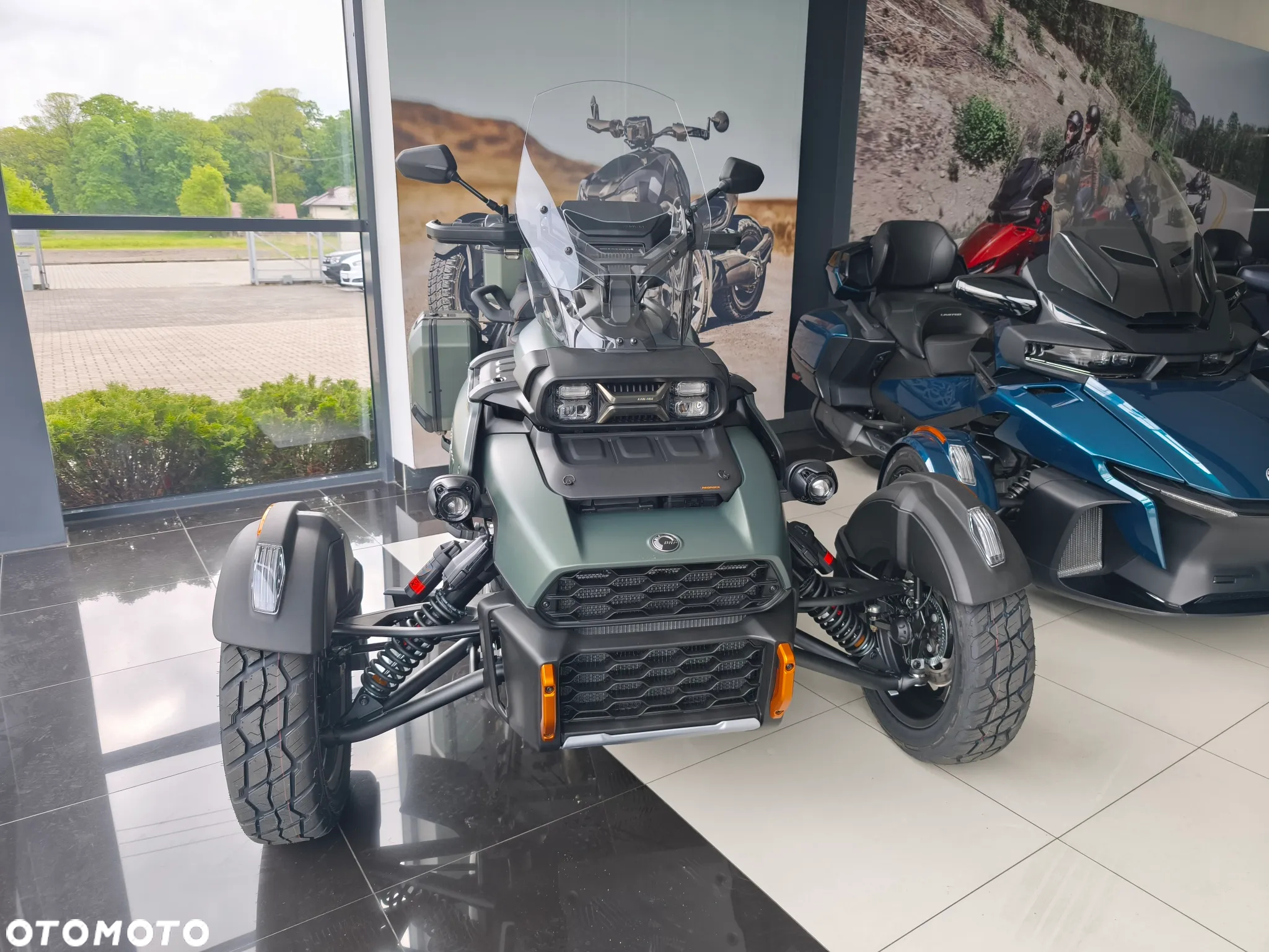 Can-Am Spyder - 2