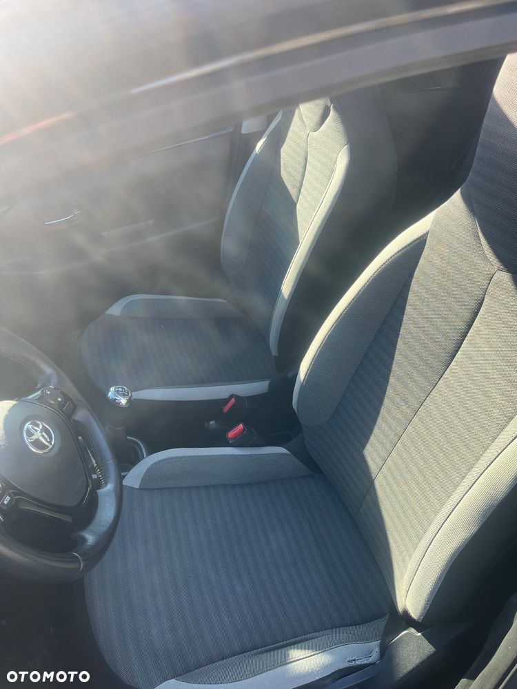 Toyota Aygo x-clusiv - 23