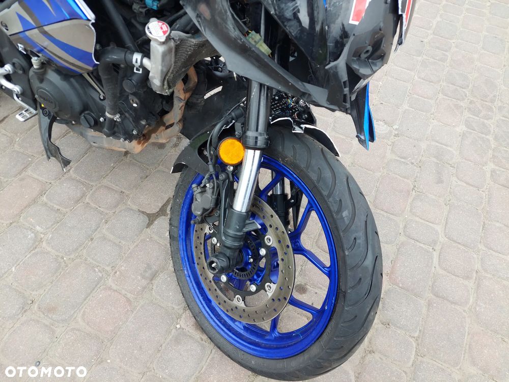 Yamaha R3 - 10