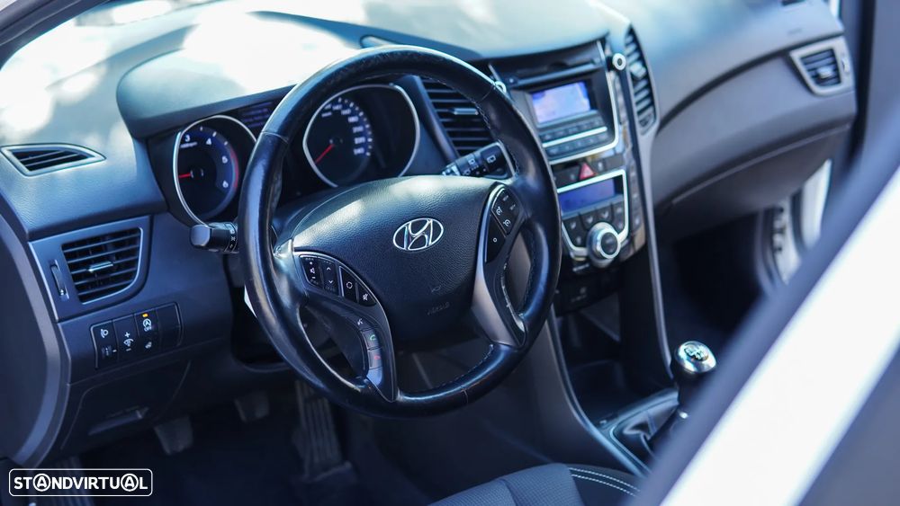 Hyundai i30 1.6 CRDI Blue GO!+ - 27