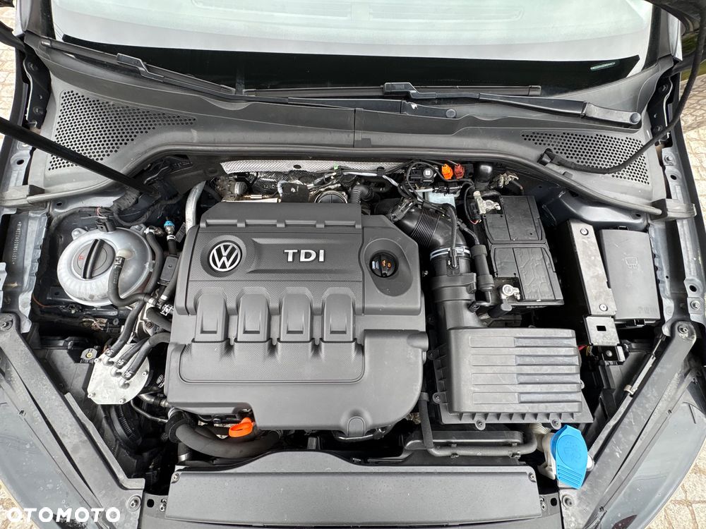 Volkswagen Golf 2.0 TDI (BlueMotion Technology) Highline - 23