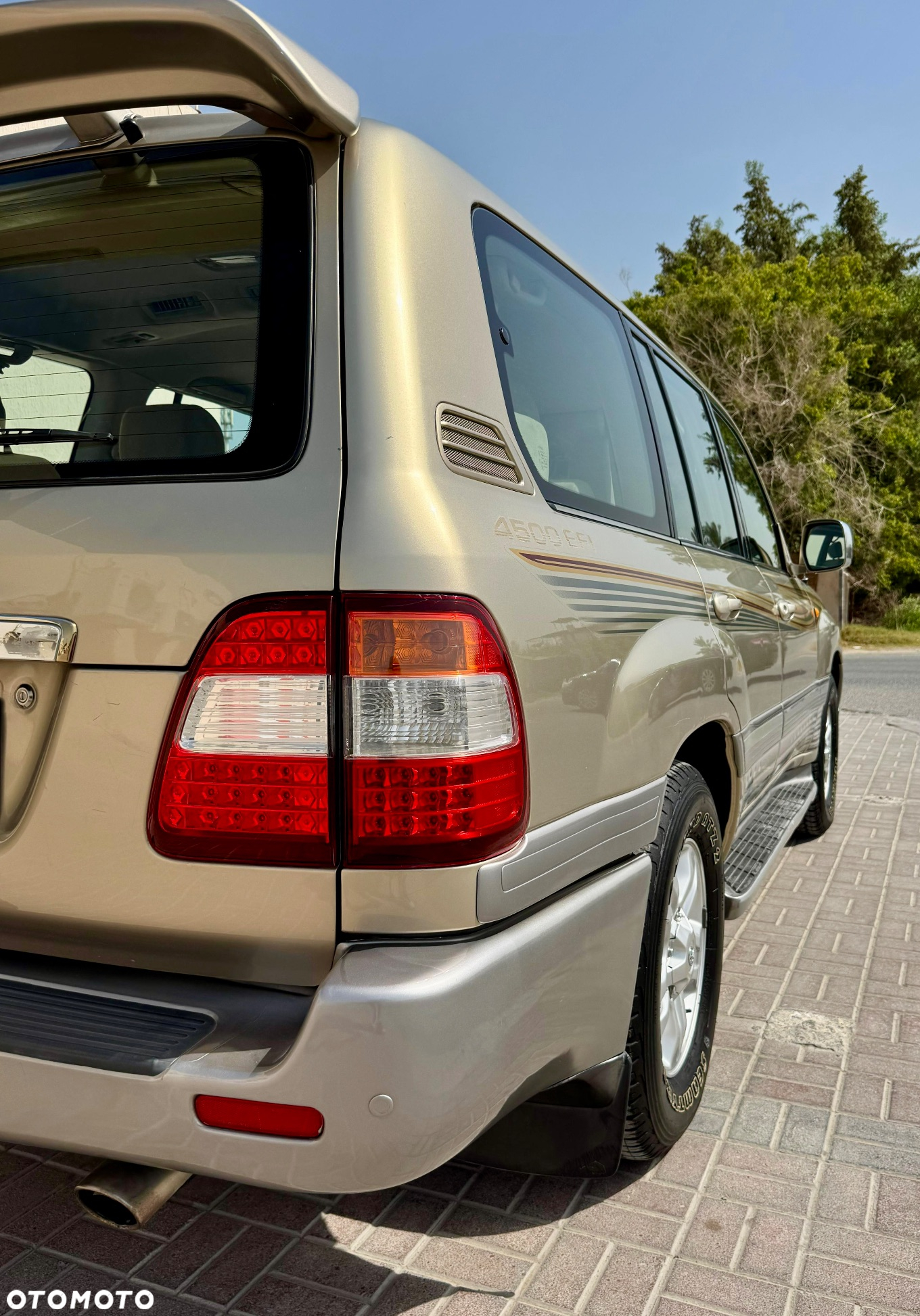 Toyota Land Cruiser - 9